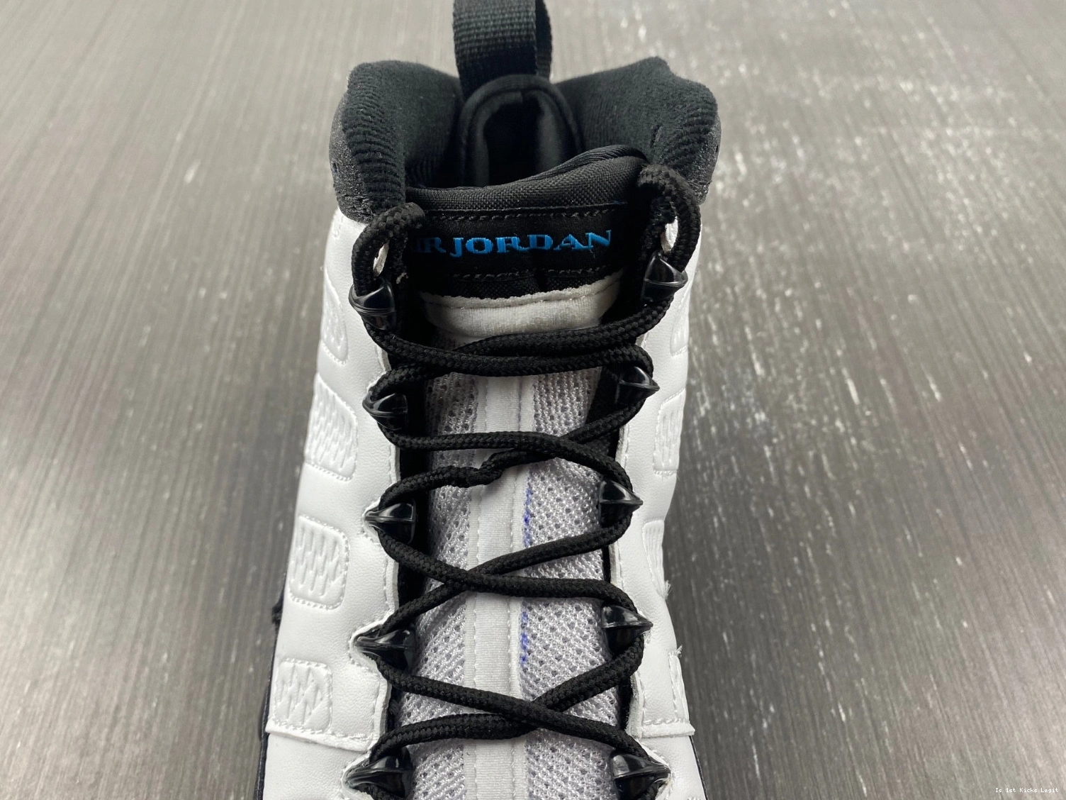 University Jordan - Retro CT8019-140 9 Blue 0404